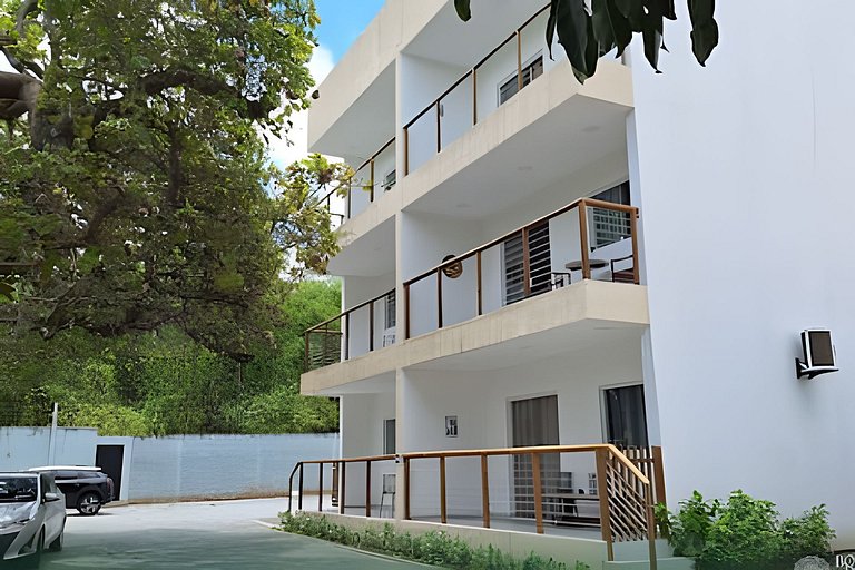 Ground Floor Flat with Private Garden